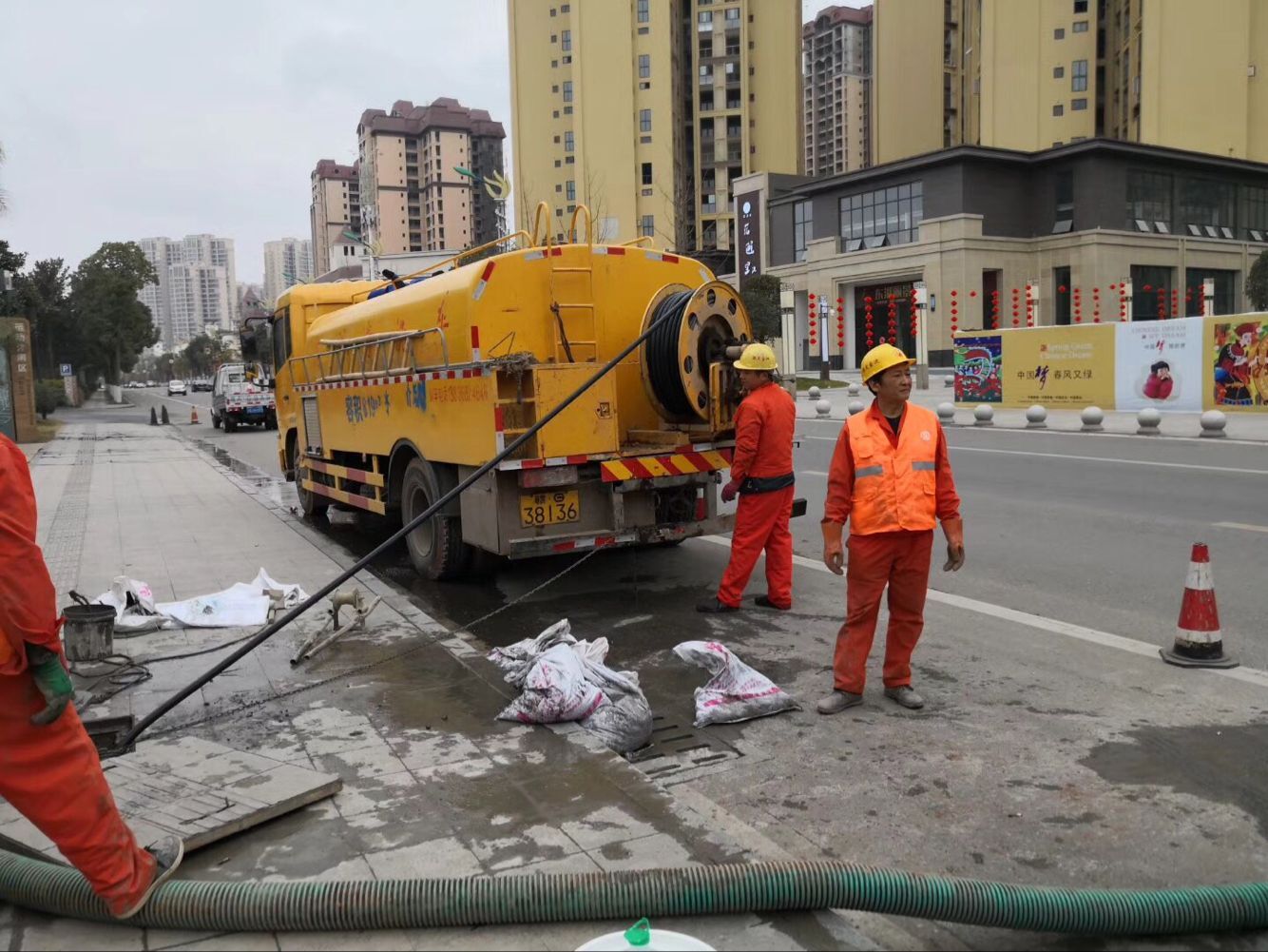 桑珠孜排污管道清淤-管道清洗